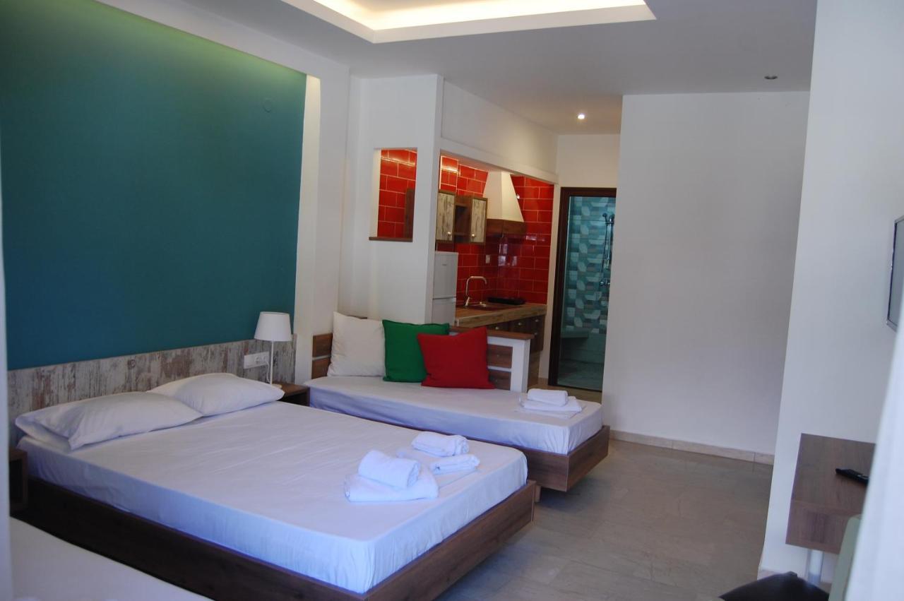 Giorgos Apartments Square เนอาวรัสนา ภายนอก รูปภาพ