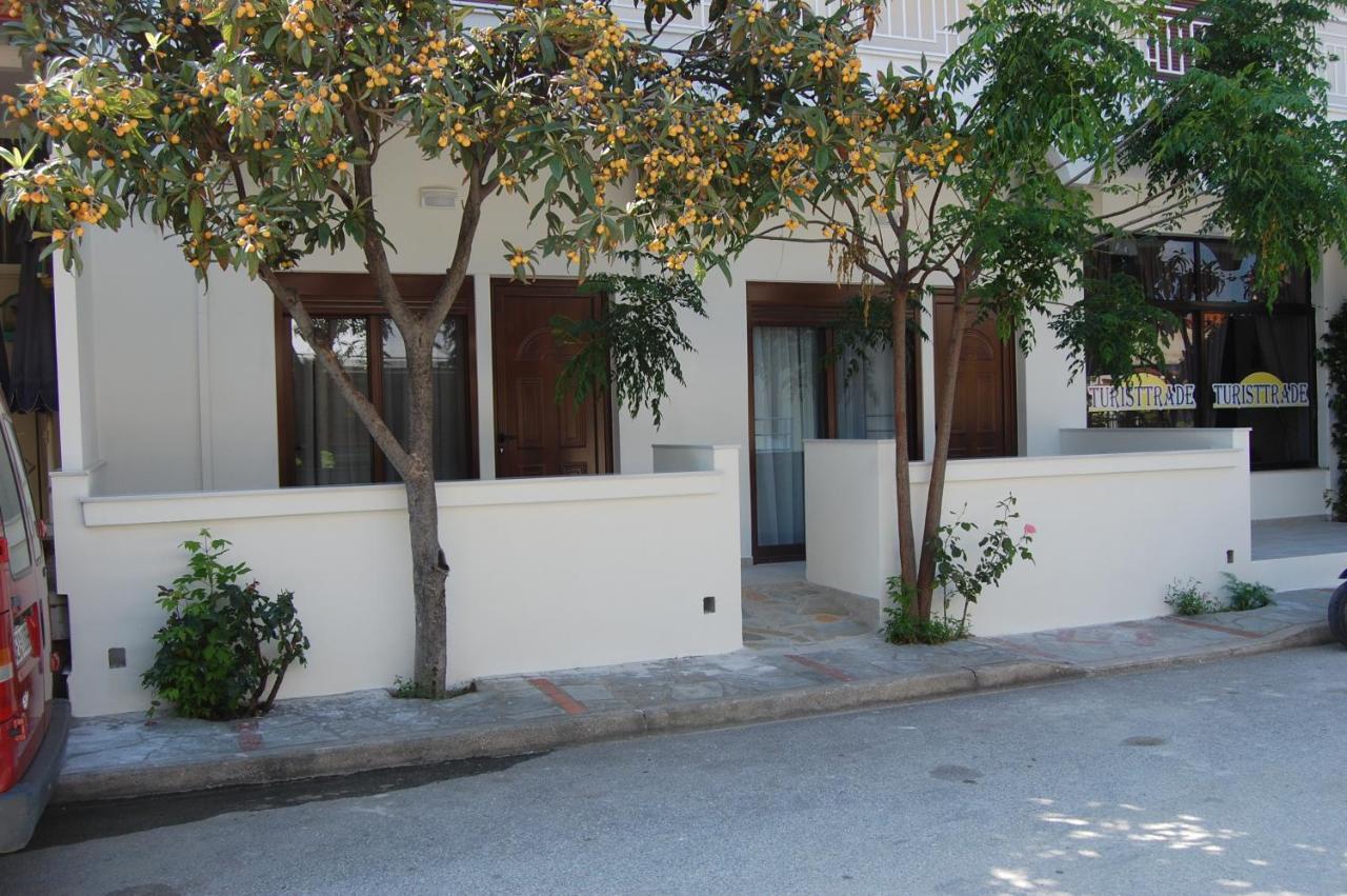 Giorgos Apartments Square เนอาวรัสนา ภายนอก รูปภาพ