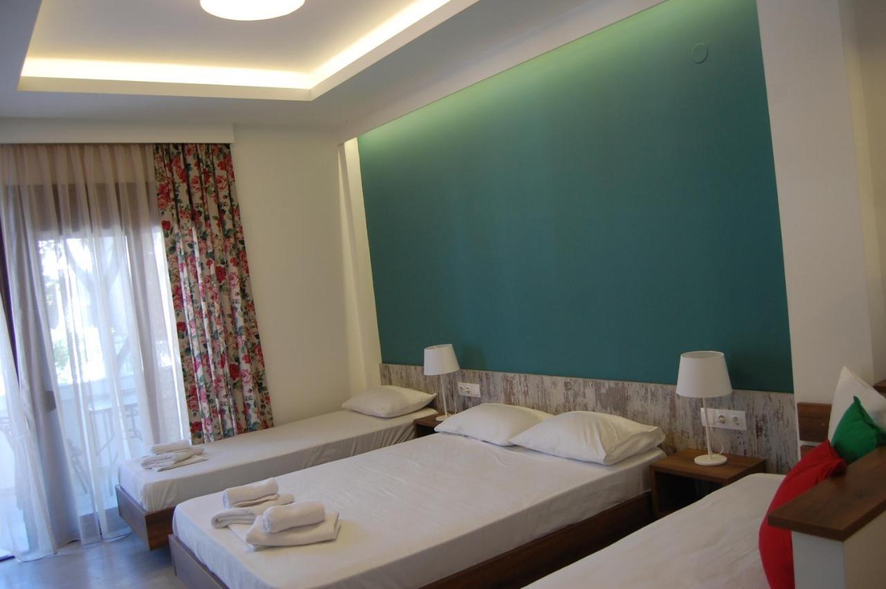 Giorgos Apartments Square เนอาวรัสนา ภายนอก รูปภาพ