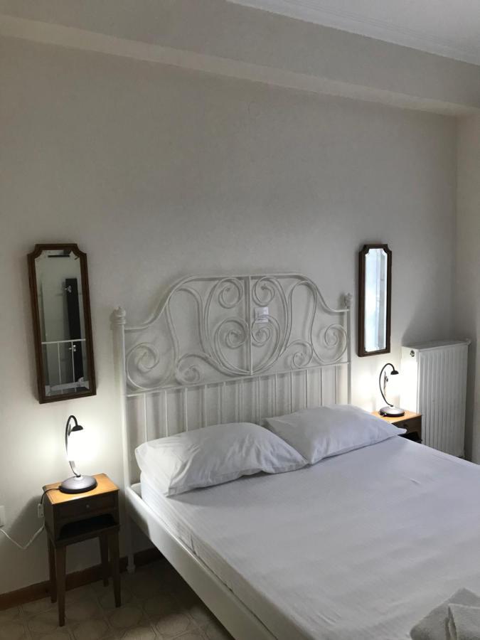 Giorgos Apartments Square เนอาวรัสนา ภายนอก รูปภาพ