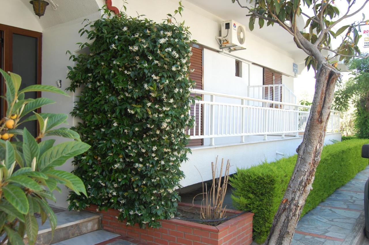 Giorgos Apartments Square เนอาวรัสนา ภายนอก รูปภาพ