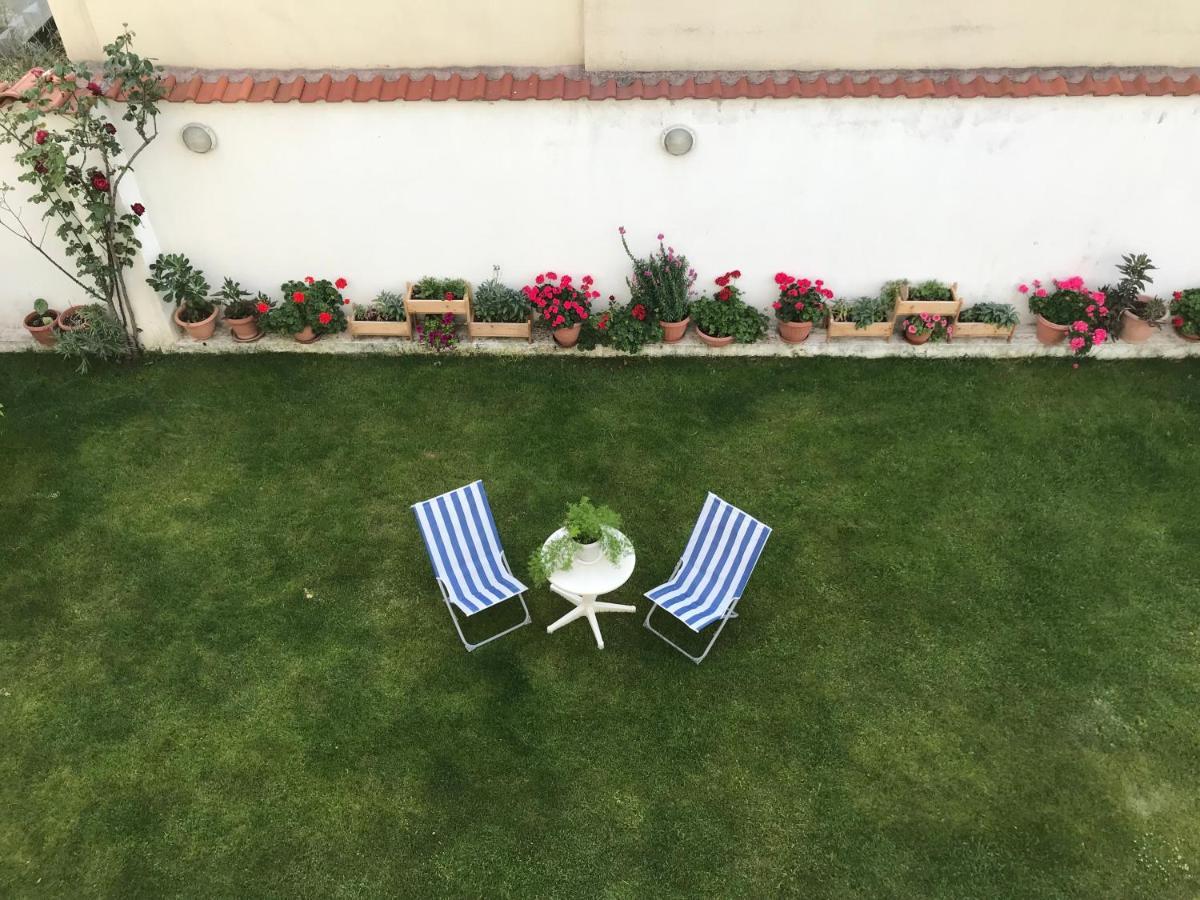 Giorgos Apartments Square เนอาวรัสนา ภายนอก รูปภาพ