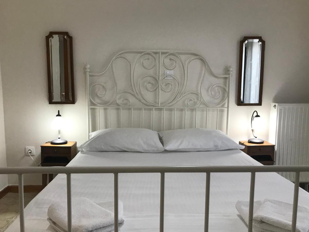 Giorgos Apartments Square เนอาวรัสนา ภายนอก รูปภาพ