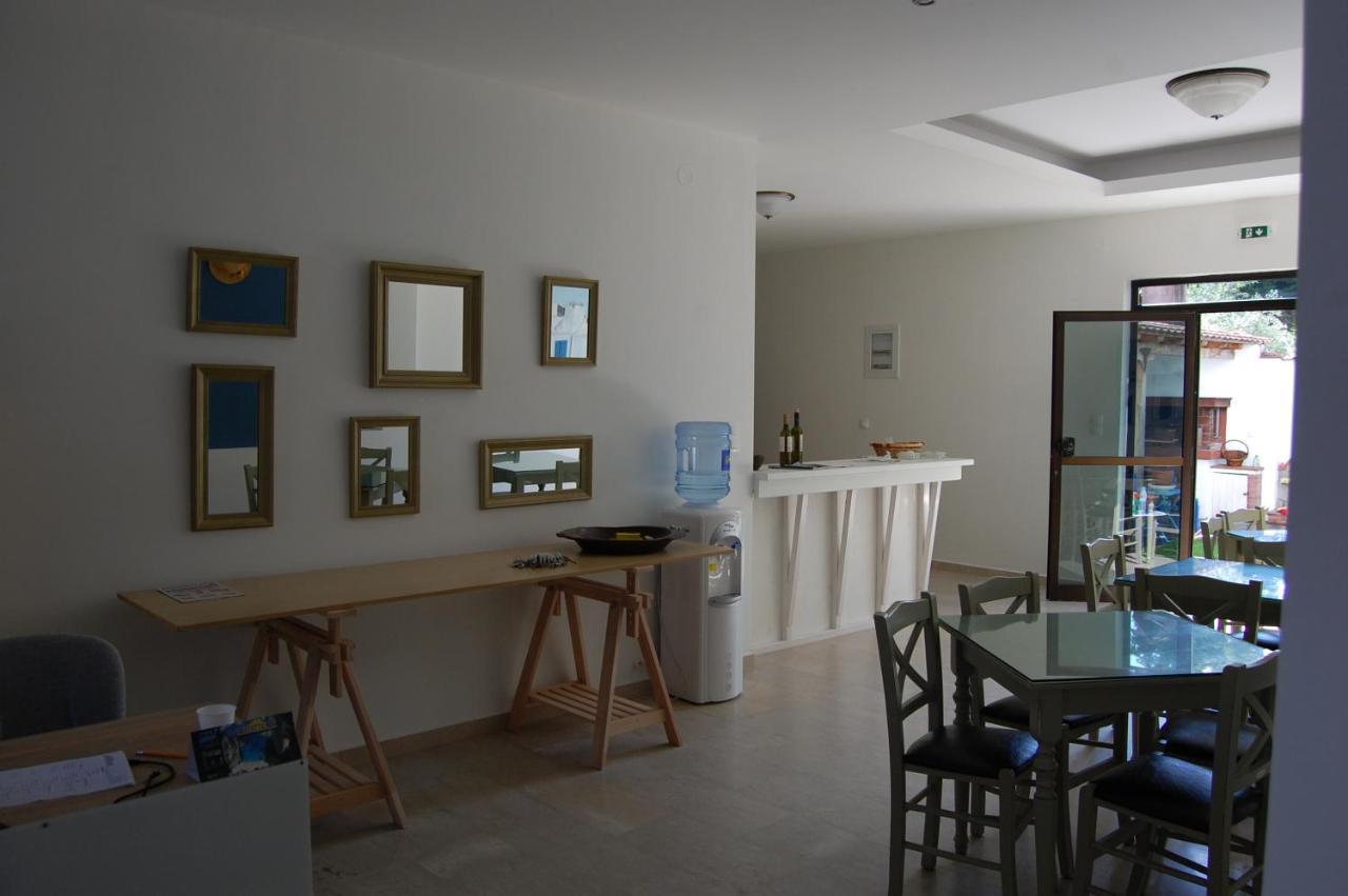 Giorgos Apartments Square เนอาวรัสนา ภายนอก รูปภาพ