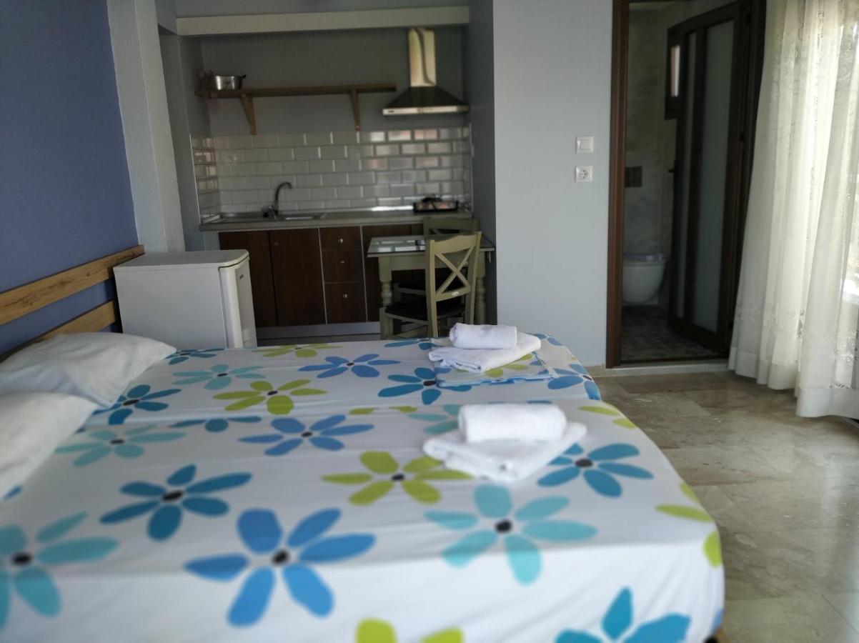 Giorgos Apartments Square เนอาวรัสนา ภายนอก รูปภาพ