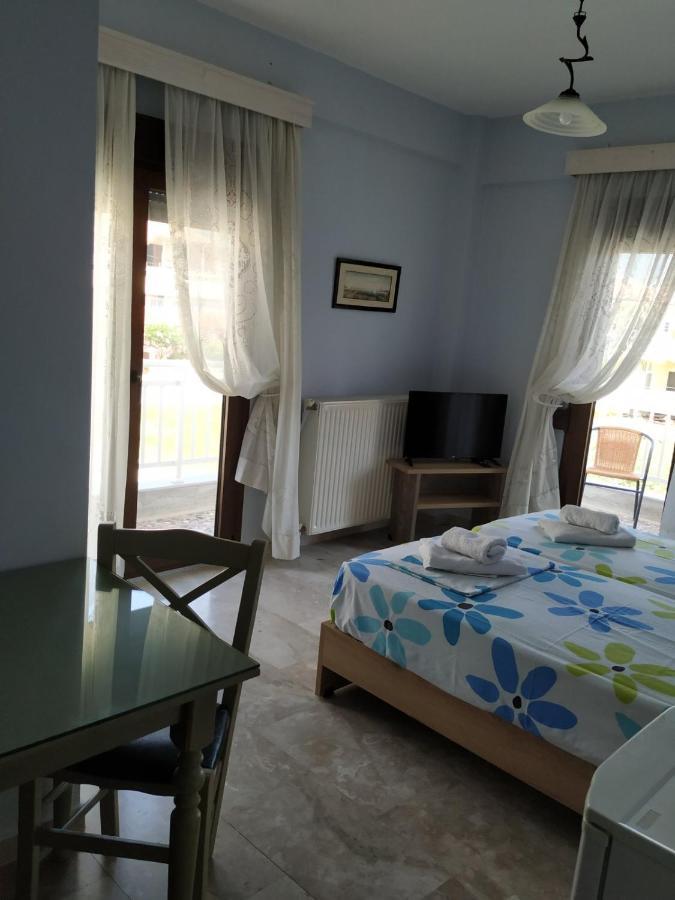Giorgos Apartments Square เนอาวรัสนา ภายนอก รูปภาพ
