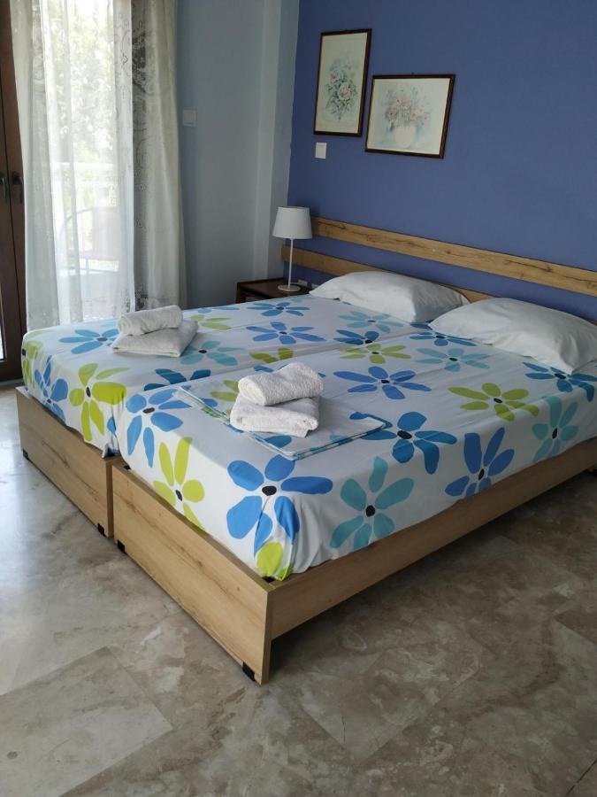 Giorgos Apartments Square เนอาวรัสนา ภายนอก รูปภาพ