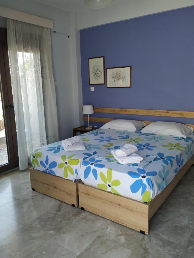 Giorgos Apartments Square เนอาวรัสนา ภายนอก รูปภาพ