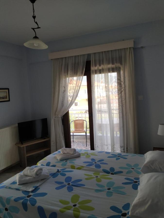 Giorgos Apartments Square เนอาวรัสนา ภายนอก รูปภาพ