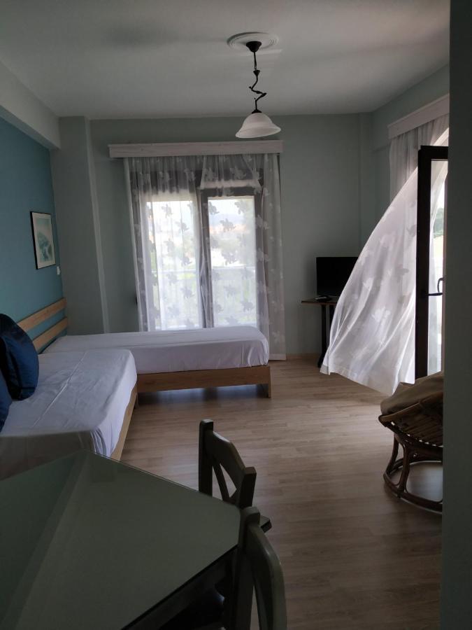 Giorgos Apartments Square เนอาวรัสนา ภายนอก รูปภาพ