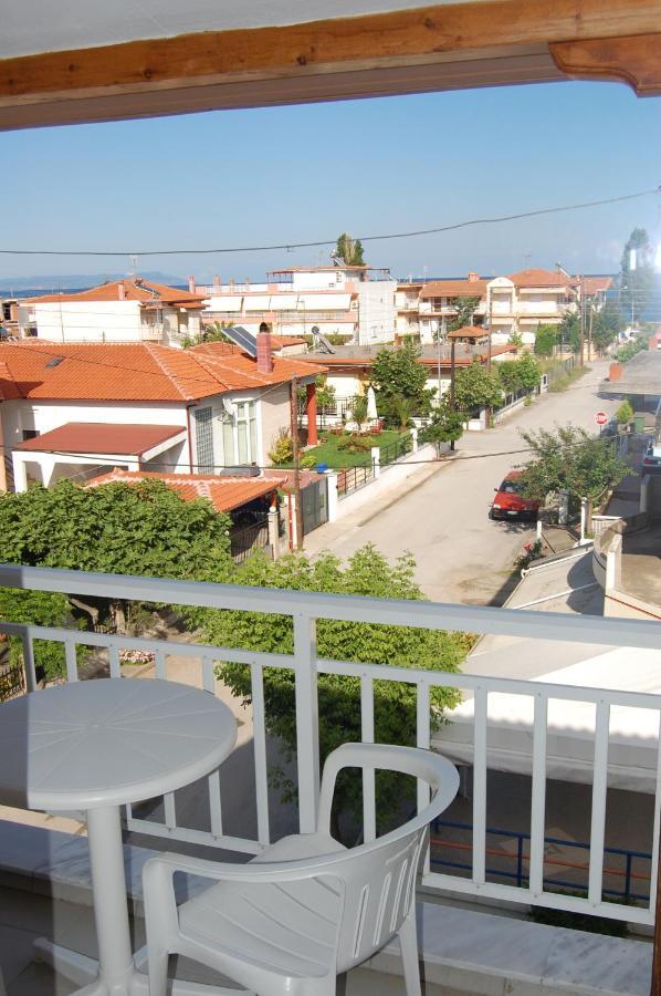 Giorgos Apartments Square เนอาวรัสนา ภายนอก รูปภาพ