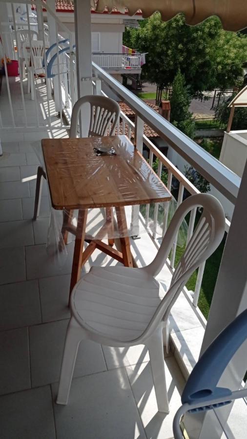 Giorgos Apartments Square เนอาวรัสนา ภายนอก รูปภาพ